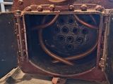 a very old machine that is sitting on a table