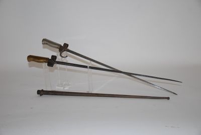 two different types of tools that are on a white surface