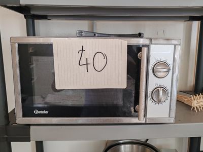 un four grille-pain sur lequel est inscrit « 40 »