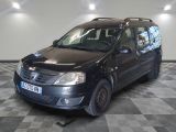 la photo d'une petite voiture noire garée dans un garage