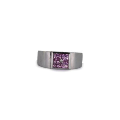 une image représentant une bague sertie d'une pierre rose