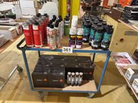Ensemble comprenant : 1 chariot métallique à 4 niveaux sur r… (photo 3)