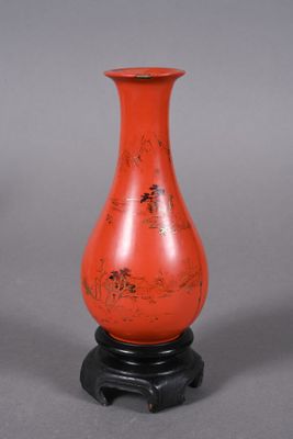 CHINE-VIETNAM, XXe siècle Petit vase piriforme en laque roug…