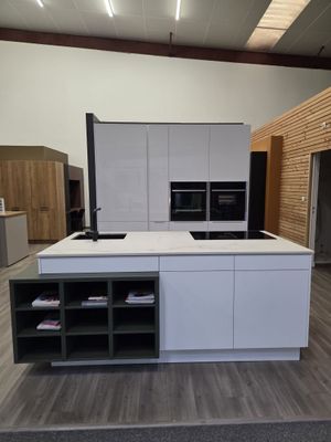 Cuisine aménagée  plan 2160x1100 avec évier Franke, plaque induction B