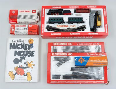 Coffret de train Mickey Mouse dans sa boîte, avec mode d'emploi et notice