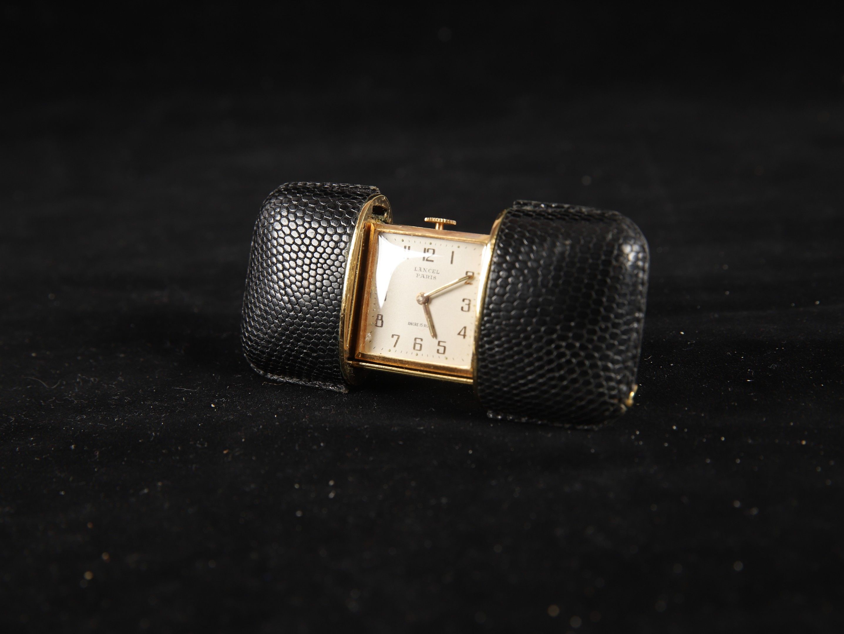 Objets d'art & Curiosités