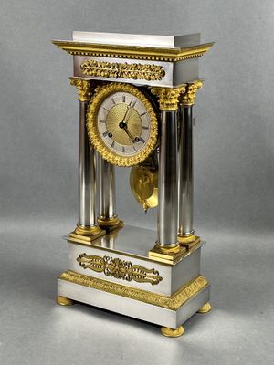 Très rare pendule portique en argent massif (800/00 - cygne)…