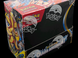 une boîte de cartes à collectionner Pokémon sur fond noir