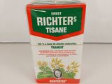 une photo d'une boîte de riz posée sur une table
