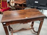 a table that is sitting in the middle of a room