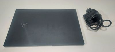 Ordinateur portable ASUS notebook modèle UM6702R, avec charg…