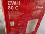 La boîte est ouverte et prête à accueillir l'appareil électronique.