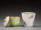 paire de tasses en porcelaine chinoise avec leurs couvercles
