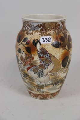 SATSUMA XXème-Vase en céramique à décor de personnages et de…