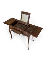 Table de toilette en acajou et placage d'acajou, le plateau … (photo 2)