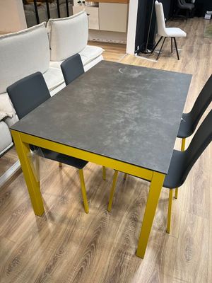 Ensemble table marque MOBILIER DE FRANCE modèle Mobliberica …