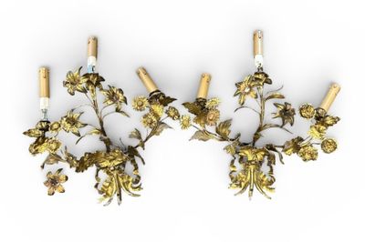 paire d'appliques murales anciennes en laiton avec fleurs et feuilles