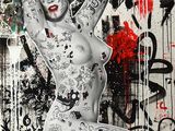 tableau représentant une femme tatouée, assise devant un mur recouvert de graffitis