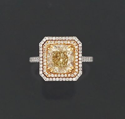 Important diamant taille coussin "light yellow" pesant 4,01 …