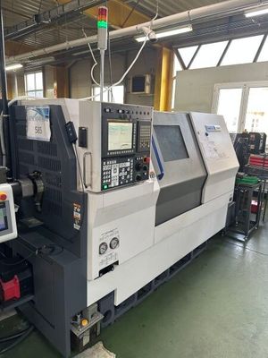 l'image d'une machine située à l'intérieur d'un bâtiment