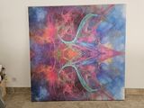 peinture représentant une œuvre abstraite colorée sur un sol carrelé, à côté d'un vase