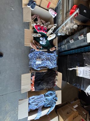 Lot de vêtements et chaussures d'occasion – 70 kg.
