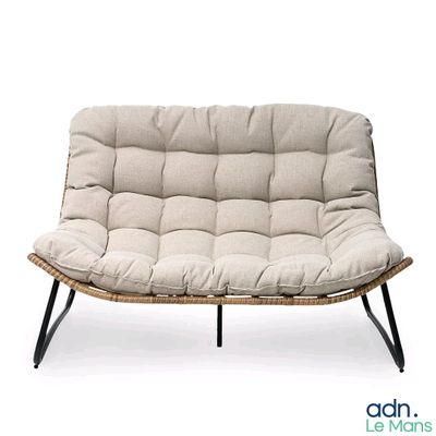 une image représentant une chaise sur laquelle est posé un coussin