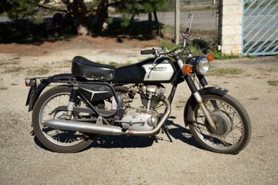 DUCATI 250 MONZA - Genre : MTT2 - Carrosserie : SOLO - Energ…