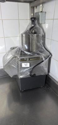a machine that is sitting in the middle of a kitchen