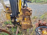 un gros plan sur une fourchette et une pièce de machine