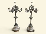paire de chandeliers anciens en argent avec socles en marbre