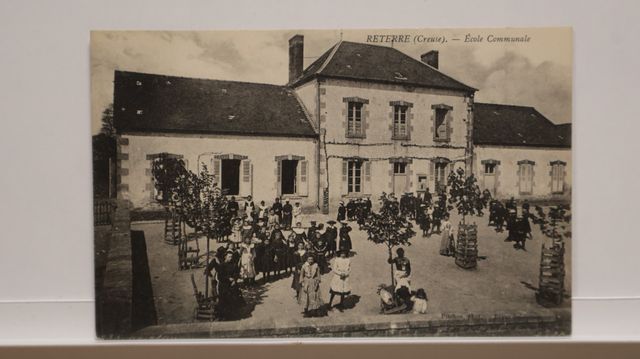 Reterre : École communale. État superbe !