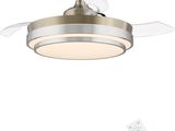 un ventilateur de plafond avec éclairage et télécommande
