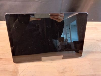 une personne se prenant en photo dans un miroir