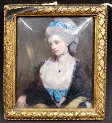 portrait d'une dame portant un bonnet bleu et une robe bleue