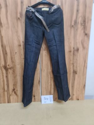 Lot de 48 pantalons femme ? Tailles assorties du 36 au 46