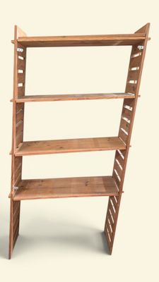deux étagères en bois et une autre en bois