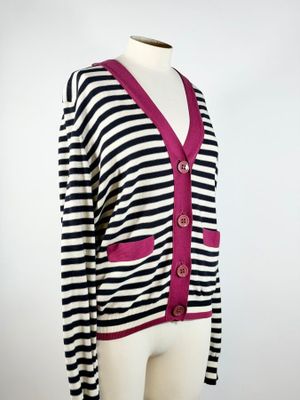 cardigan rayé avec bordures et boutons roses