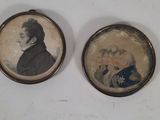paire de portraits anciens représentant deux hommes en uniforme militaire
