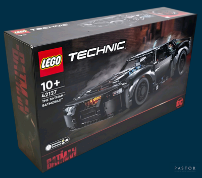 une boîte contenant une voiture Lego Technic