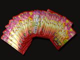de nombreuses cartes Pokémon sur fond noir