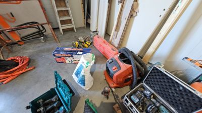 a room filled with tools and tools in it