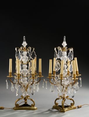paire de candélabres anciens en laiton et cristal