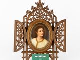 a picture of a picture of a woman in a picture frame