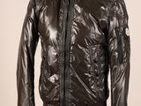 une veste en cuir marron sur un mannequin, un mannequin, un mannequin, un mannequin, un mannequin, un mannequin, un mannequin, un mannequin, un mannequin, un mannequin, un mannequin, un mannequin, un mannequin, un mannequin, un mannequin, un mannequin, un mannequin, un mannequin, un mannequin, un mannequin, un mannequin, un mannequin, un mannequin, un mannequin, un mannequin, un mannequin, un mannequin, un mannequin, un mannequin, un mannequin, un mannequin, un mannequin,