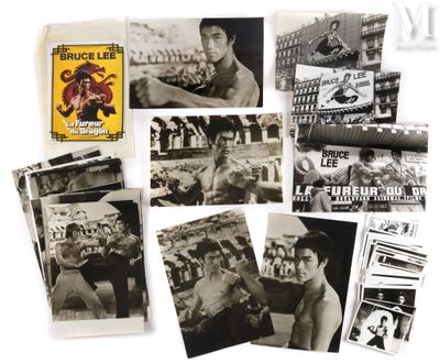 plusieurs photos en noir et blanc représentant une série d'affiches de films anciens