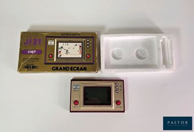 a small electronic device that is sitting on a table