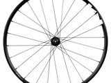 un gros plan d'une roue de vélo sur fond blanc