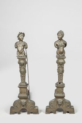 paire de figurines anciennes en bronze représentant une femme et un enfant