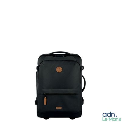 l'arrière d'une valise noire à roulettes munie d'une poignée marron